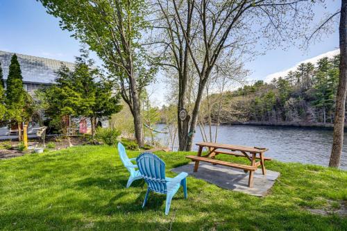 Franklin House | Riverside Franklin Townhome: 2 Private Balconies!