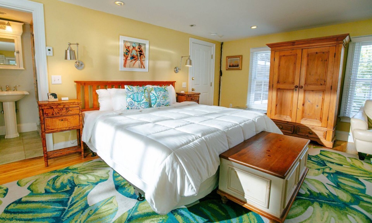 Provincetown Hotel | Romantic Room with Fireplace & Private Deck in Downtown Provincetown