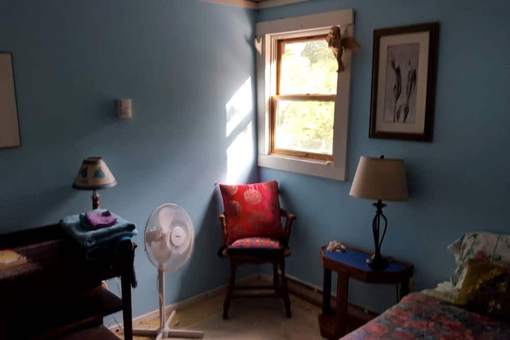 Cummington Cabin | Romantic Weekend Retreat in the Quiet Town of Cummington, Massachusetts