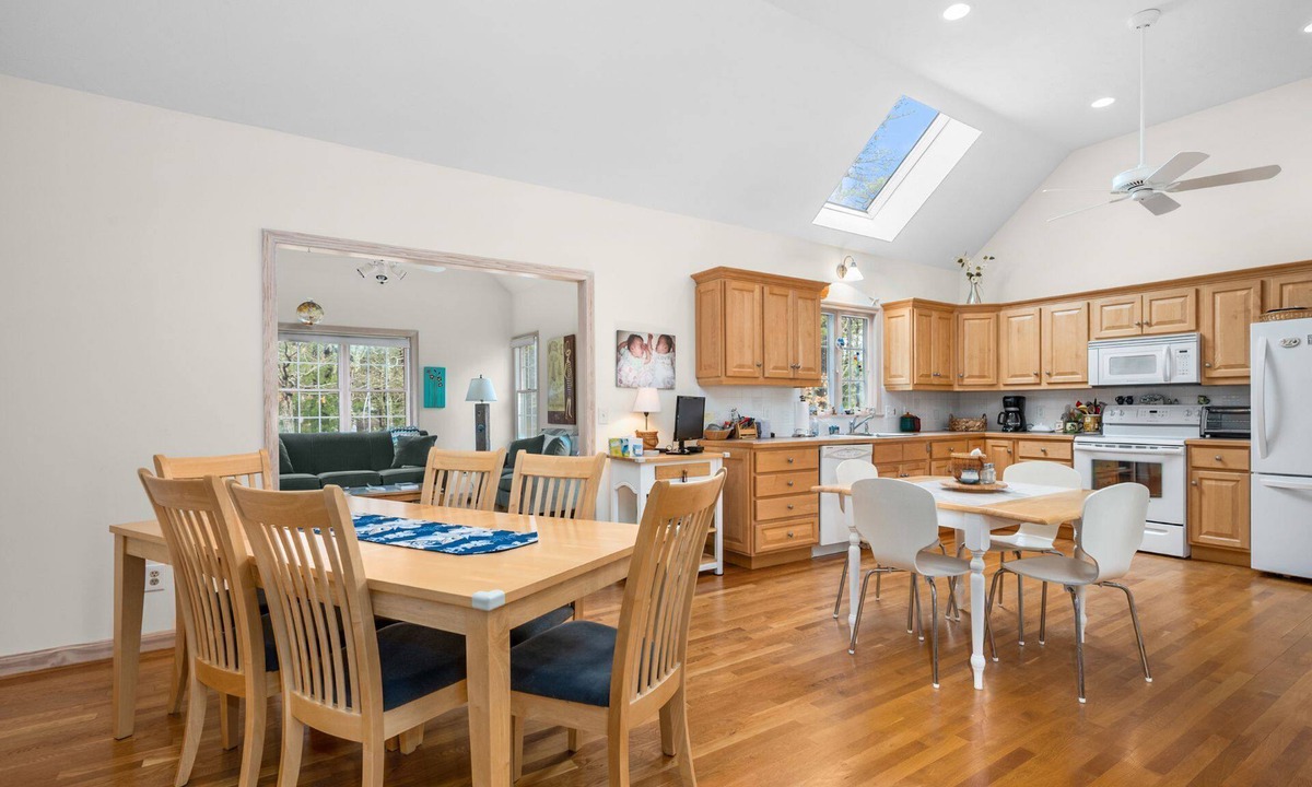 East Dennis House | Roomy 3 Bedroom Home - Perfect for Families!