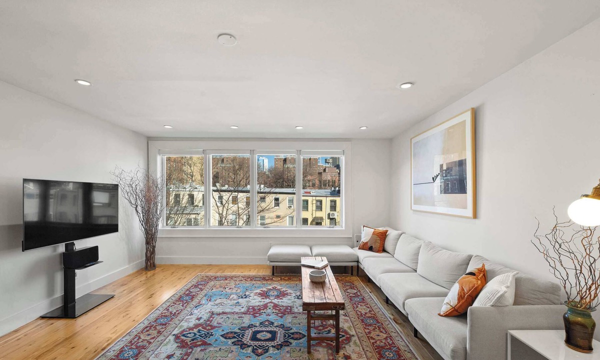 Gowanus Apartment | Rove Travel | Brownstone Lane | Cozy 2BR Apt