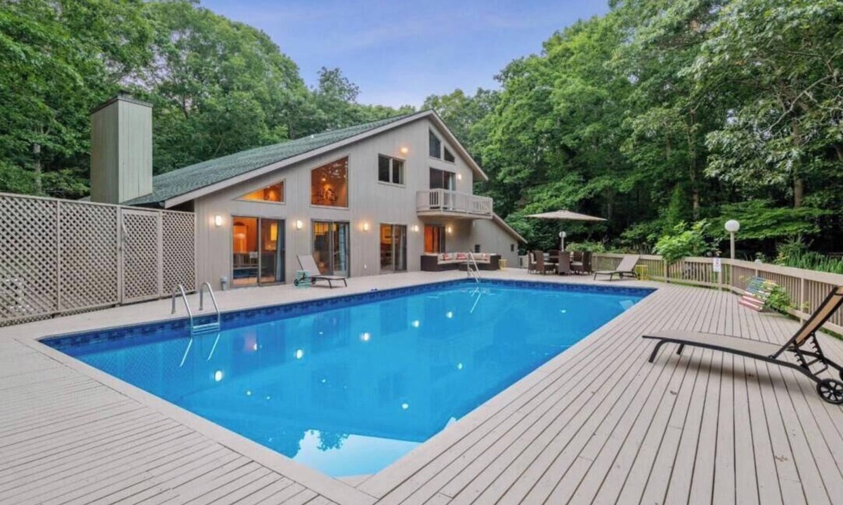 Montauk House | Rove Travel | Summerlight Estate| Villa w/Pool