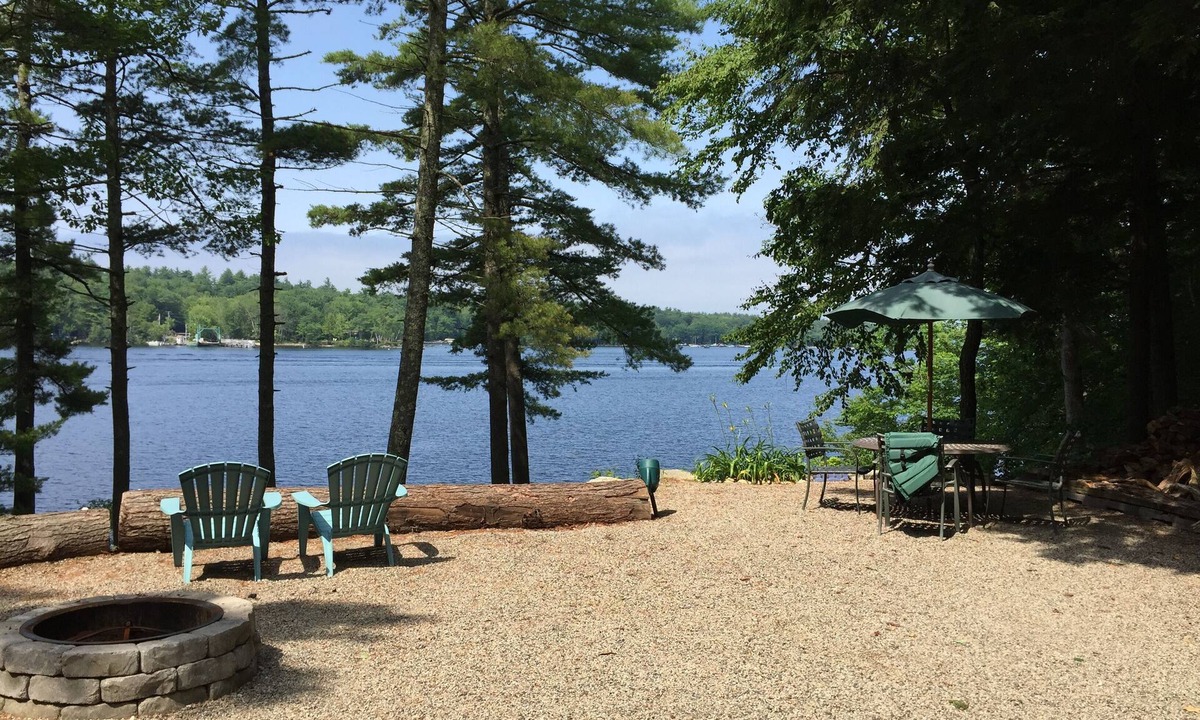 South Casco Cabin | Rustic Family-Friendly Cabin on Sebago Lake - Private Sandy Beach