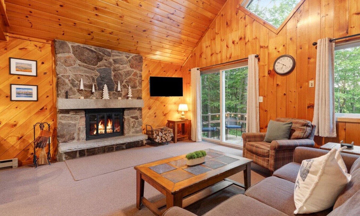 Bartlett Apartment | Rustic Luxe w/Creek & Privacy