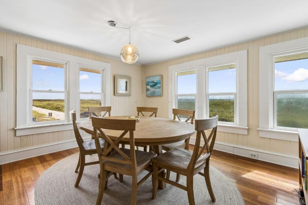 Fernandina Beach House | Rustic Oceanfront Cottage