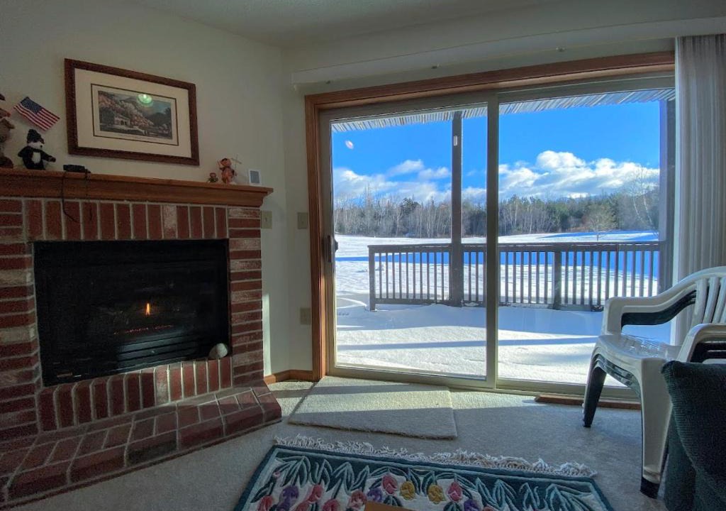 Carroll Apartment | S27 Family style Bretton Woods condo - close to Mt Washington hotel in Cog