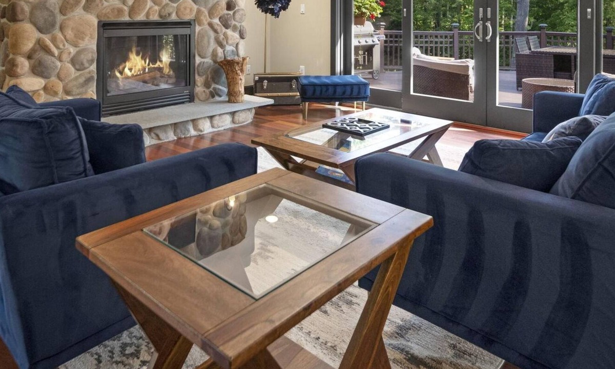 Bolton Landing House | Sagamore Golf House|Wine Cellar|Movie Theater|15 beds|Hot Tub|Pet Friendly|