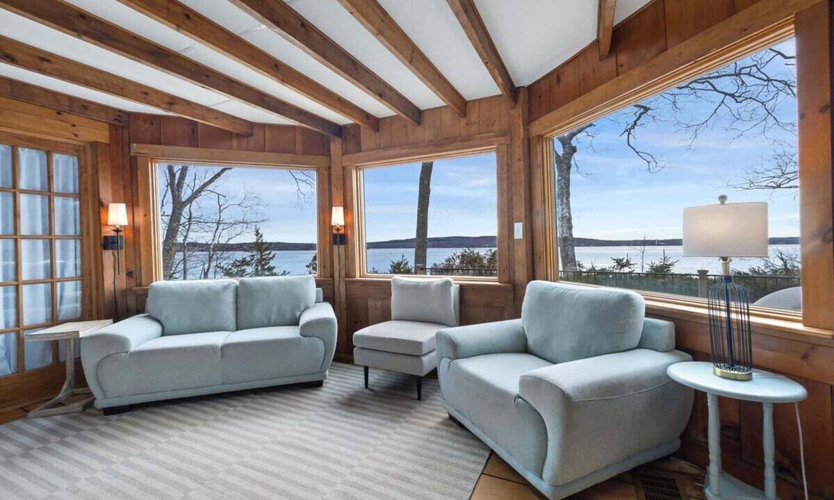 Stockton Springs House | Sandy Point Cottage-Oceanfront!