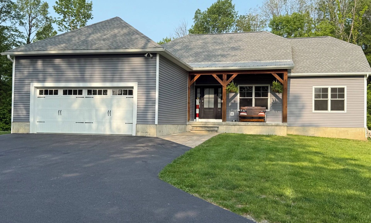 Ballston Spa House | Saratoga Get Away Newly Renovated 4-bedroom in charming Ballston Spa w/WiFi, AC
