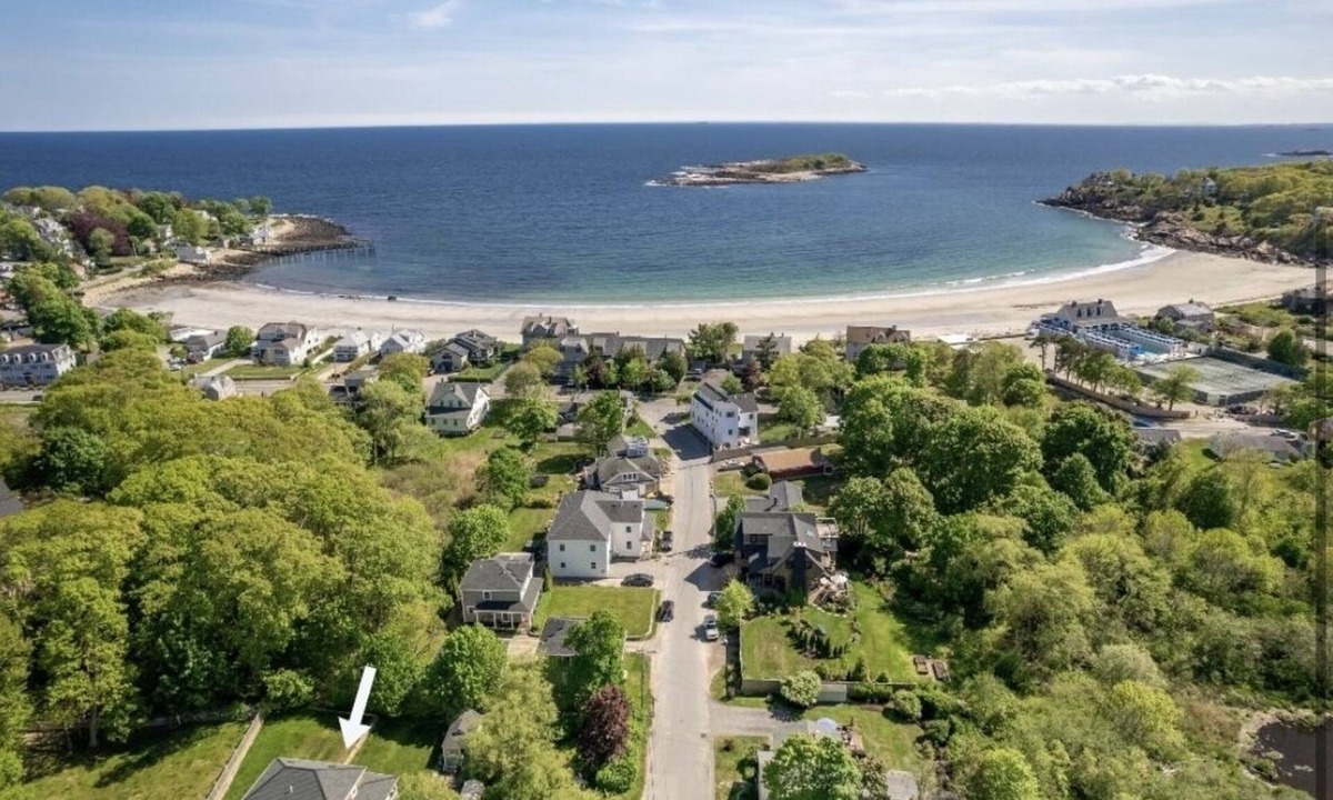 Magnolia House | SAVE 10%…Last minute special for this sunny beach weekend of July 24-26!