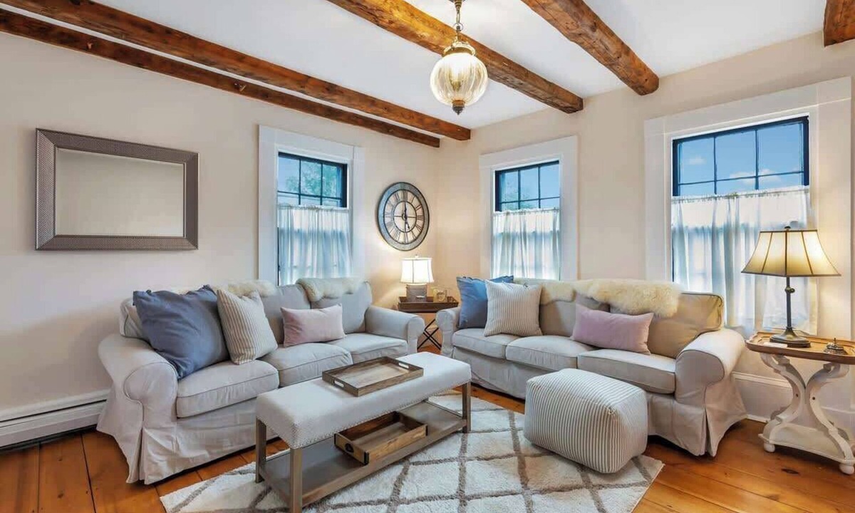 Surry House | Sea Captains Cottage!