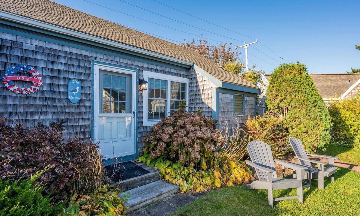 South Yarmouth Cottage | SeaGills Nest – Beach Days & Ocean Rays