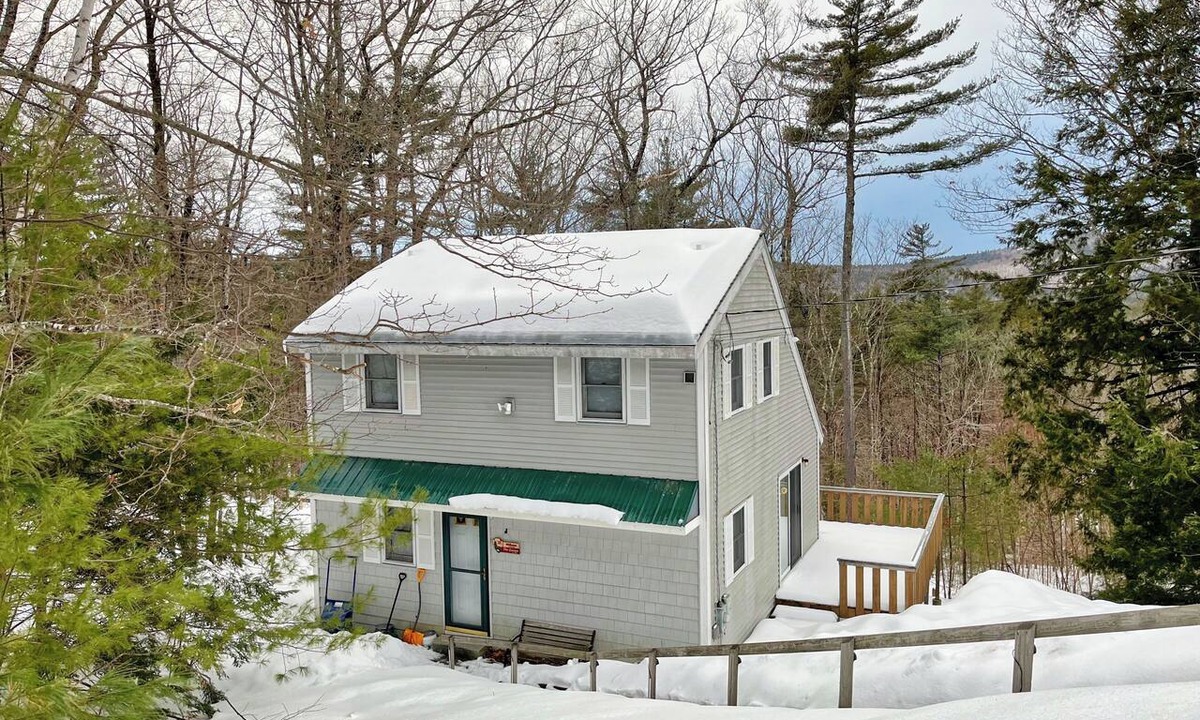 Eidelweiss Village House | Seasonal Mountain Getaway Near Skiing & Snowmobiling