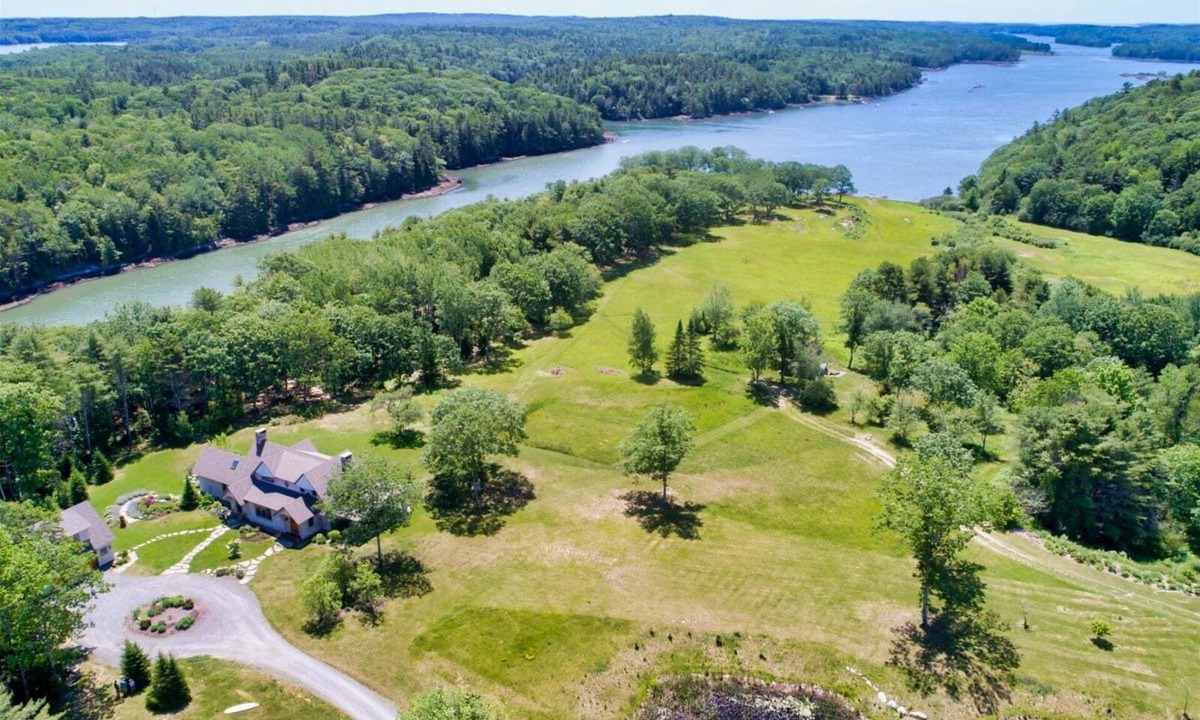 Edgecomb House | Secluded and Majestic Waterfront Family Compound
