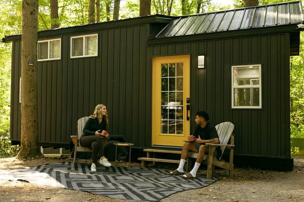 Simcoe Cabin | Secluded Forest Tiny House with Wood-Fired Sauna & Hot Tub Near Norfolk County, Simcoe, Ontario