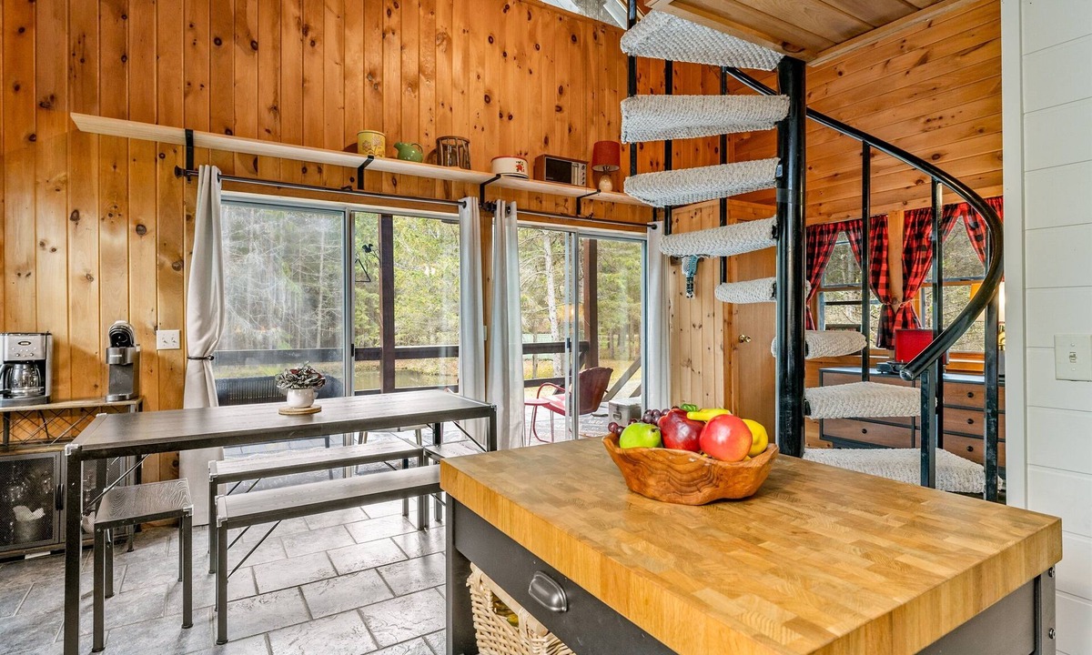 Branchport House | Secluded Keuka Hills Cabin | Pond | Pet Friendly
