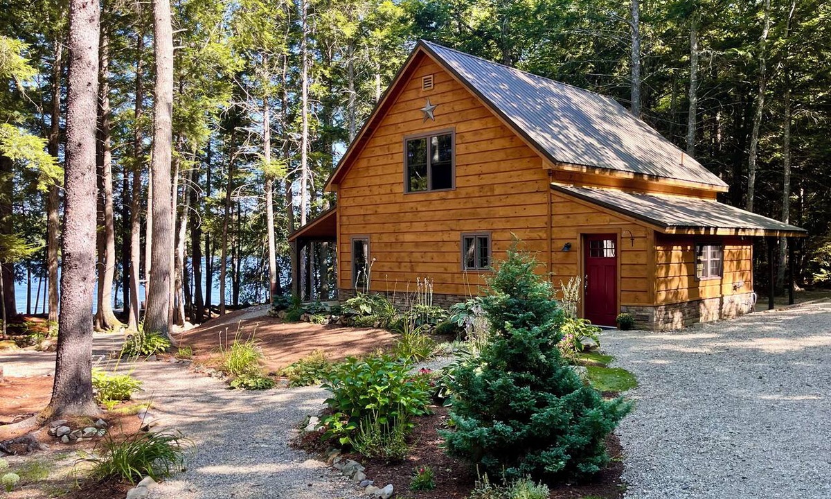 Great Pond Cabin | Secluded Lakefront Cabin on Peaceful Long Pond - Private Dock, Kayaks and more