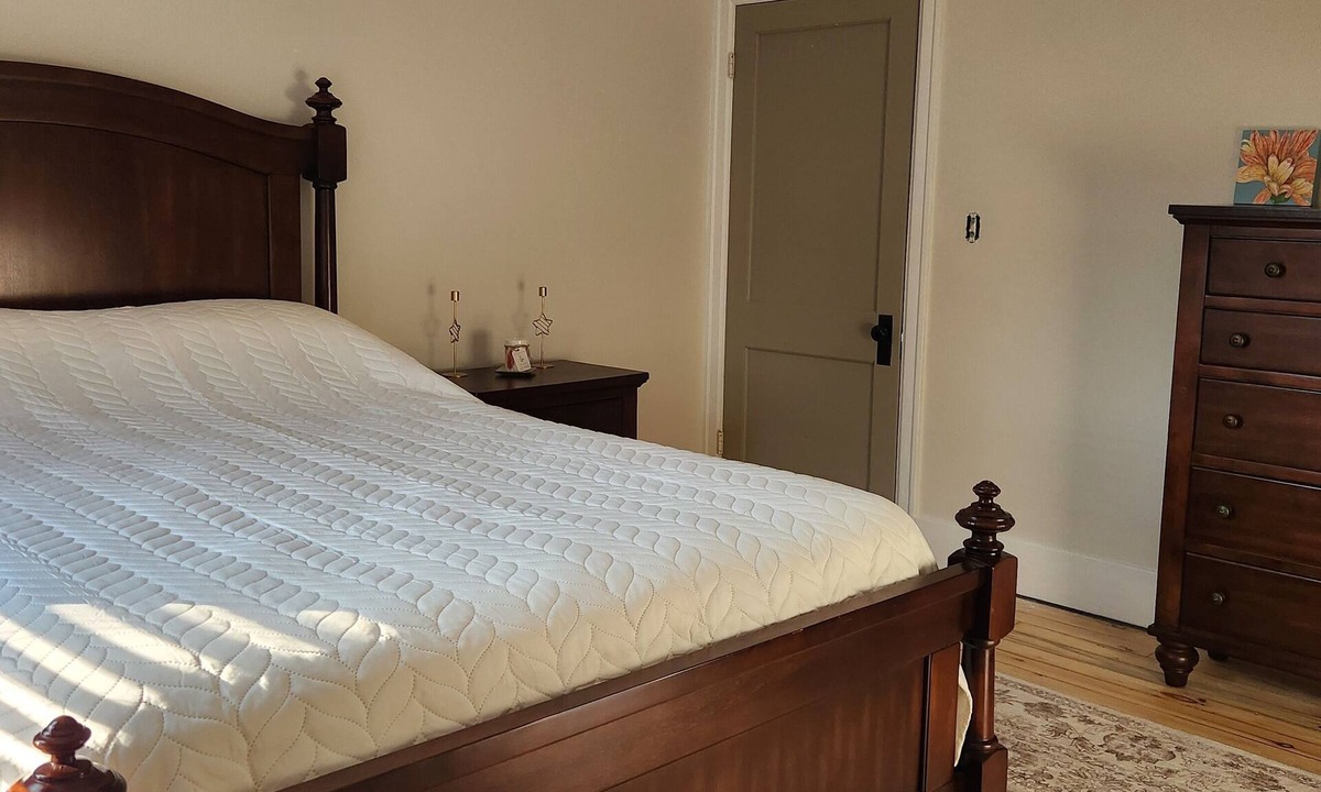 Brockville House | Secret Oasis Hidden in Brockville's City Centre-Inground pool and Hot tub