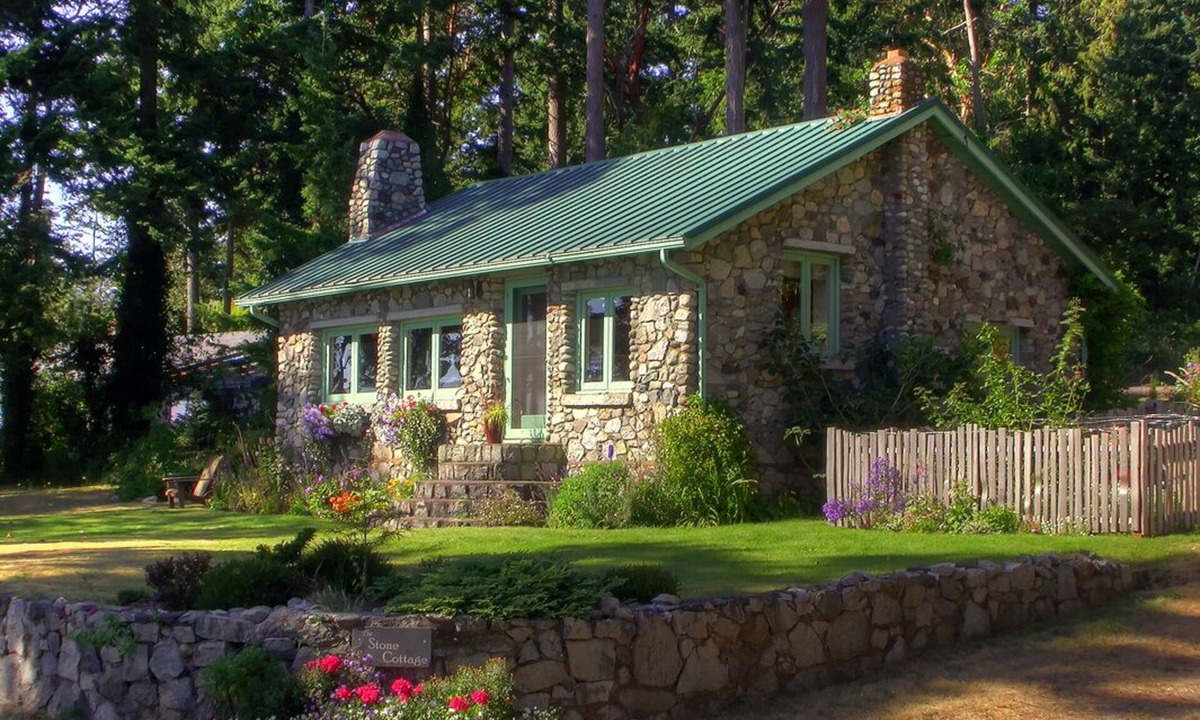 Bow Cottage | September-Fall dates still open. Awesome views, close to great food & fun hikes!