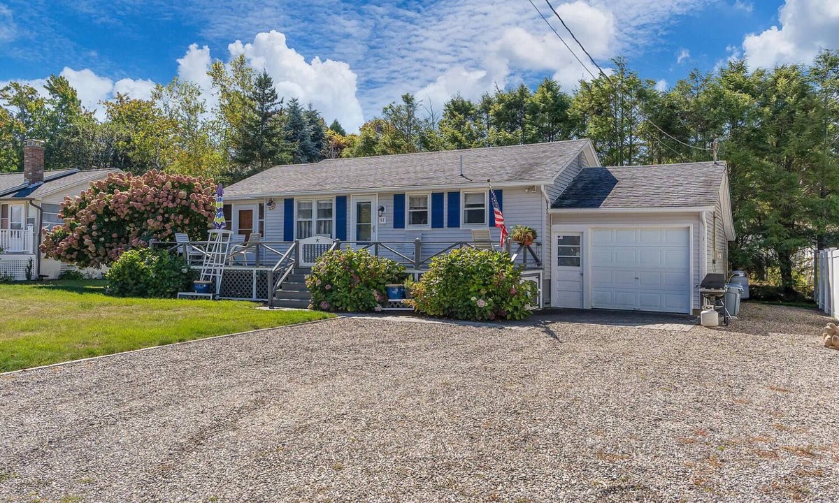 York Beach Cottage | Serene 3-bedroom cottage on Nubble Point in York