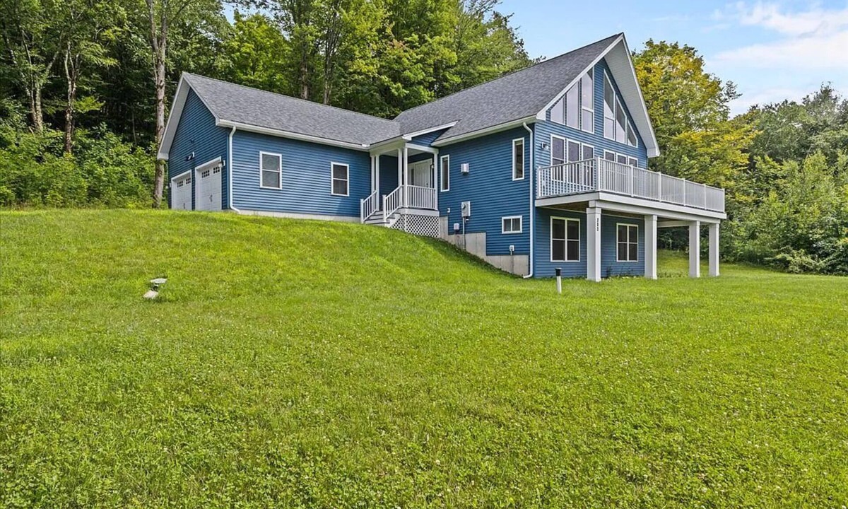 Hinesburg House | Serene 3-bedroom home in Hinesburg, Vermont, overseeing Adirondack.