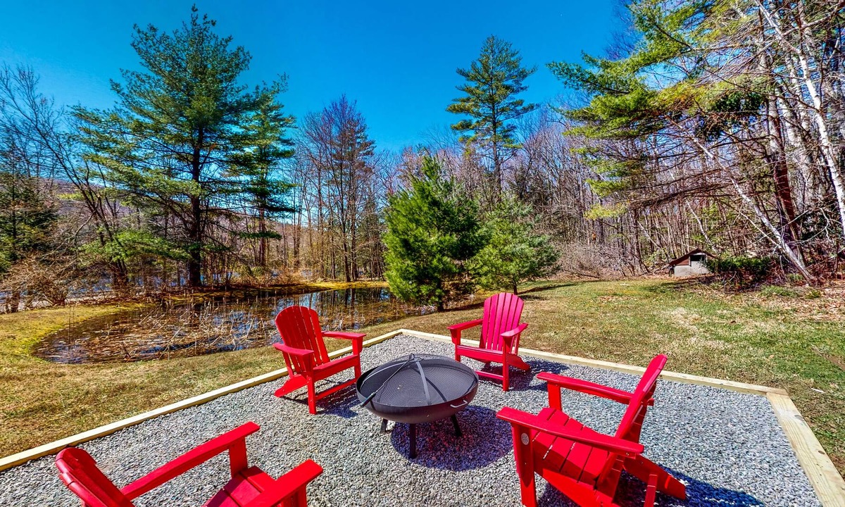 Monterey House | Serene Acreage - Pond - Hiking Trails Nearby