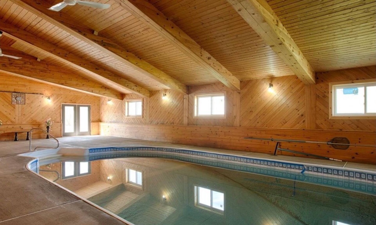 Oneonta House | Serene Cozy Vacation House with indoor heating pool