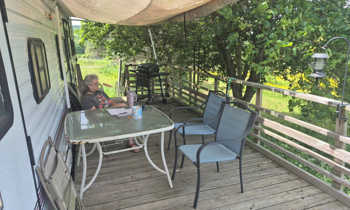 Marathon House | Serene shady porch w/grill caravan w/AC in Marathon perfect for getaway