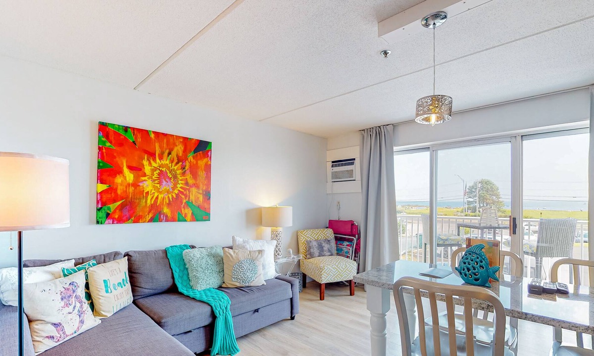 Hampton Condo | Serenity by the Sea Beach Condo with Free WiFi, Shared Pool, & Ocean Views