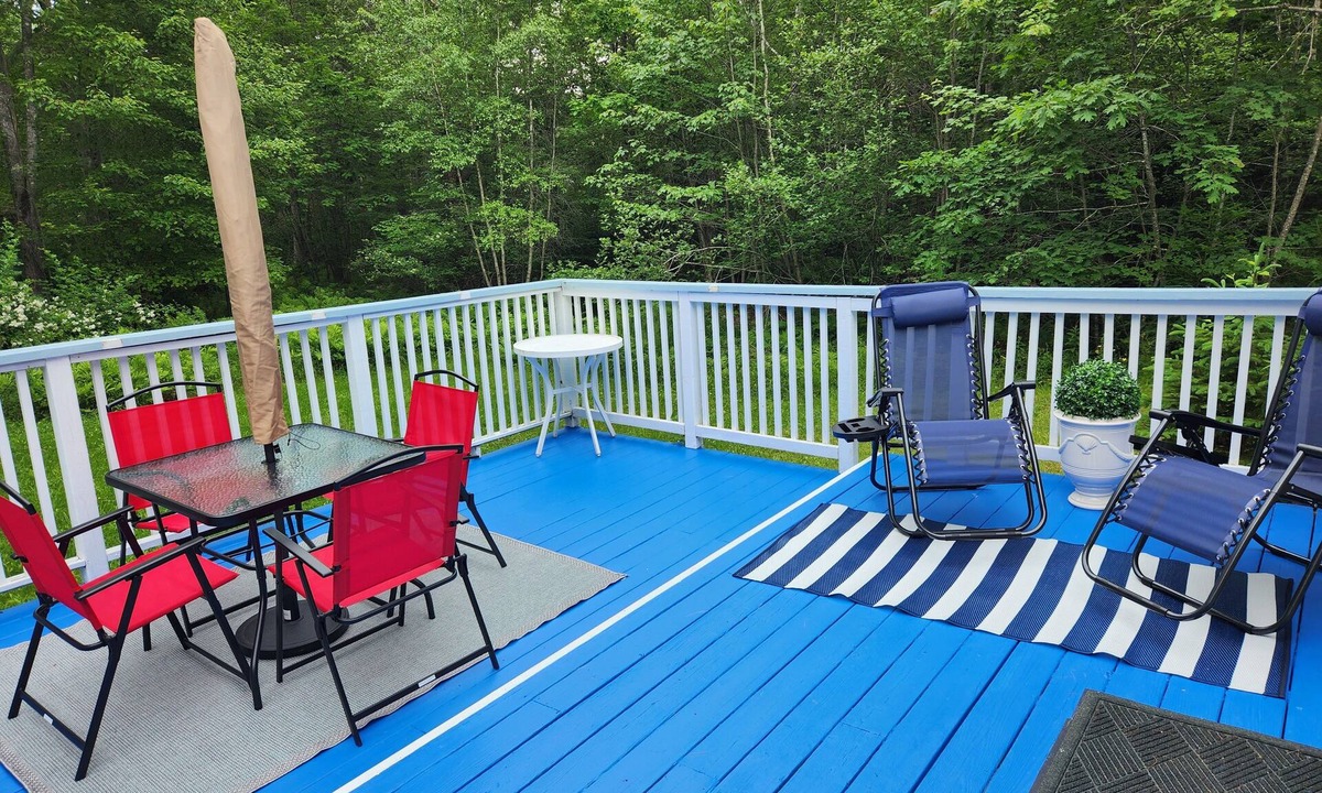 Ellsworth House | Serenity place. Relax in a semi rural setting 18 mile from Acadia National Park