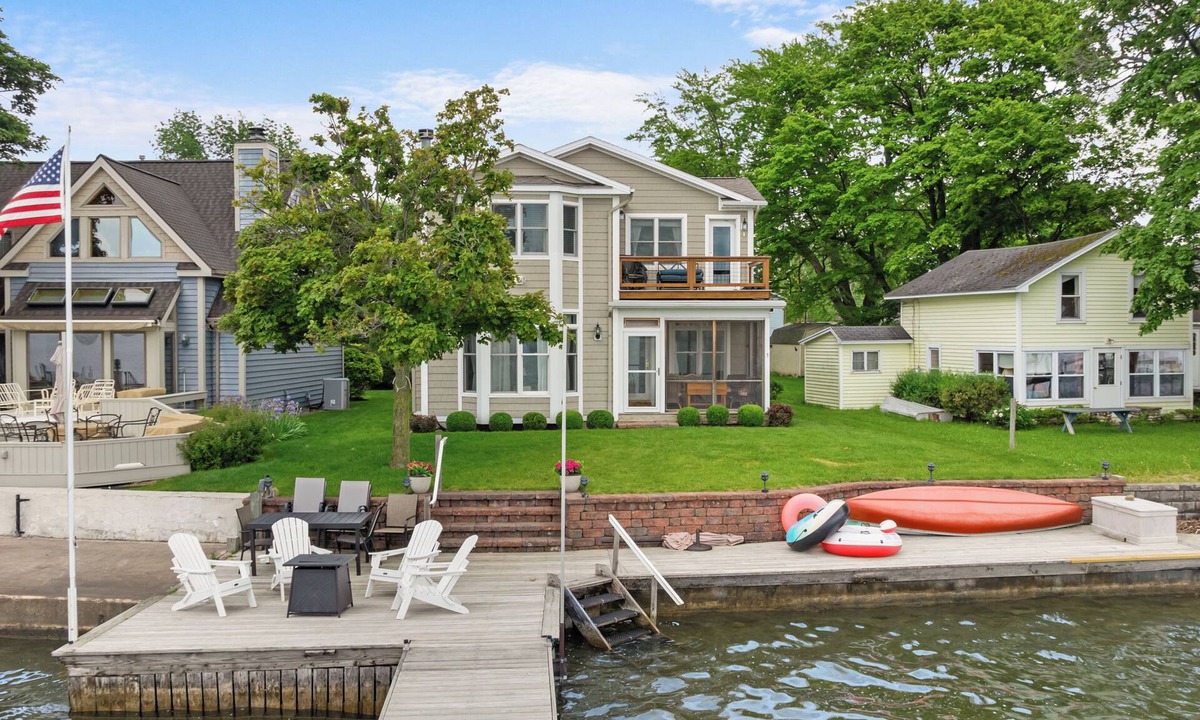 Canandaigua House | Shep's Lake House: Large Family Retreat!