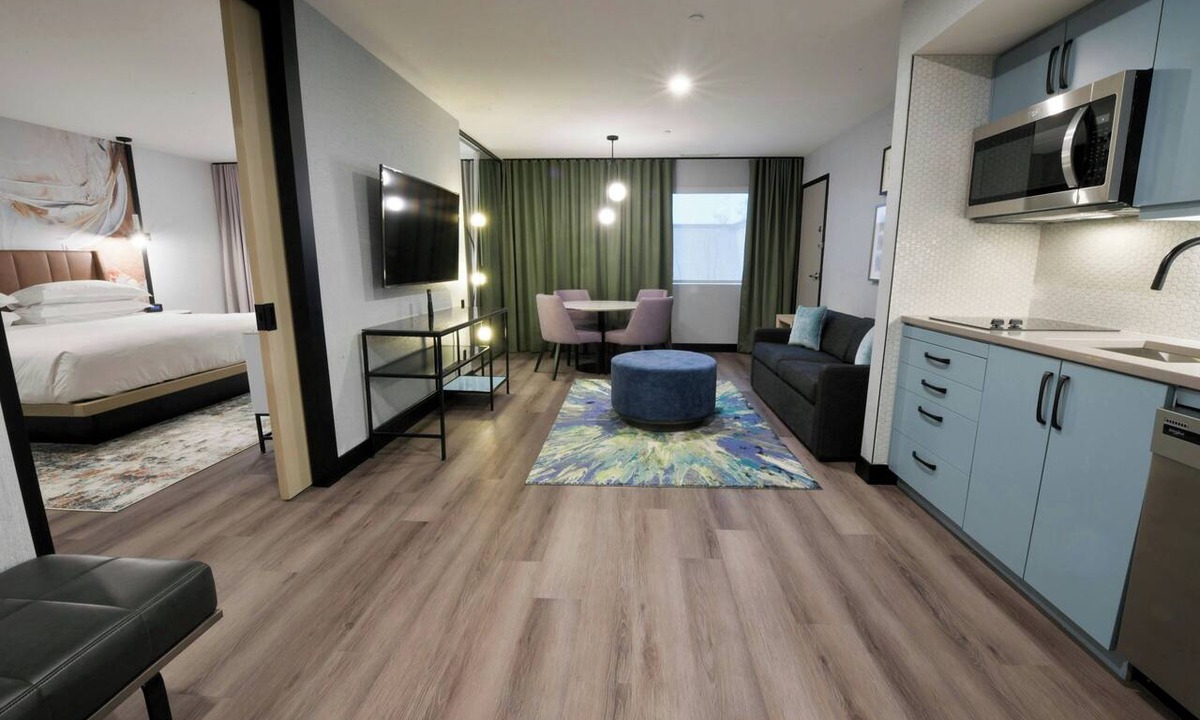 Laval Hotel | Sheraton Laval Hotel