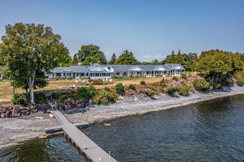North Hero Hotel | Shore Acres Inn and Restaurant