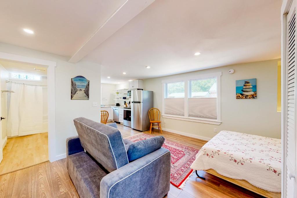 Kennebunk Apartment | Shorelands 44-2