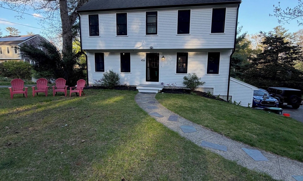 Marshfield House | Short drive to local beaches. Levitate Festival’s less than a mile and walkable