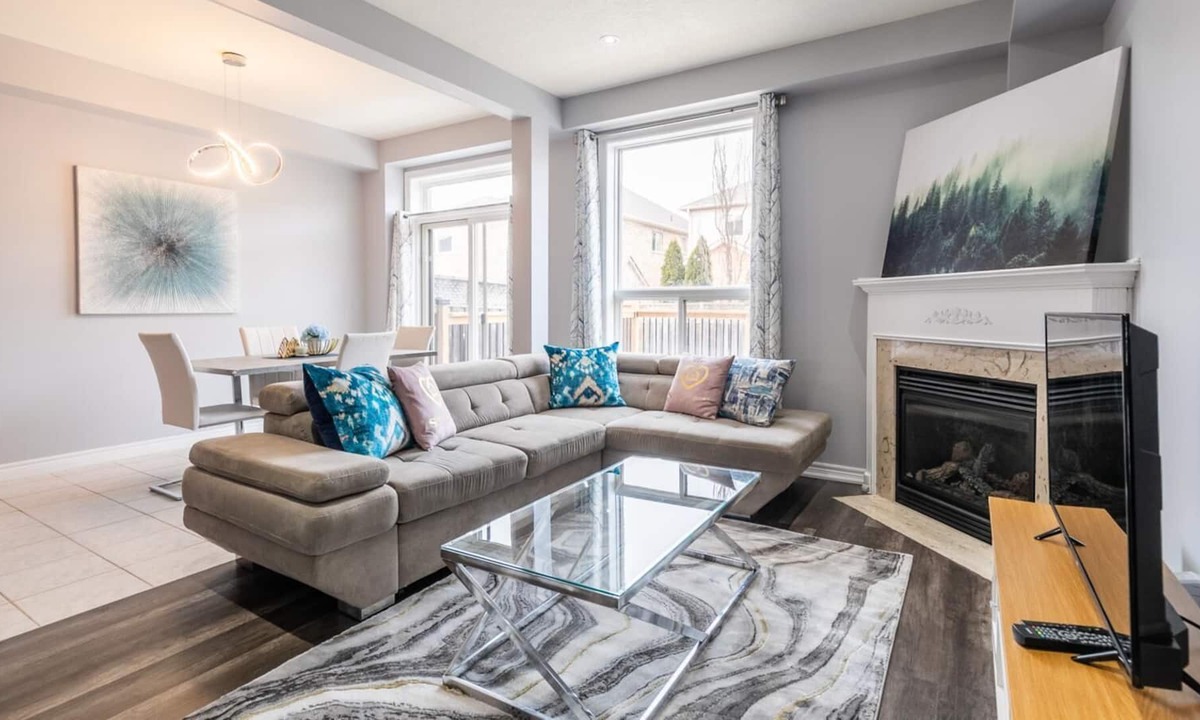 Winona House | Simply Comfort. Family 3BR 2.5Bath Townhome. Hot Tub, BBQ, Gym