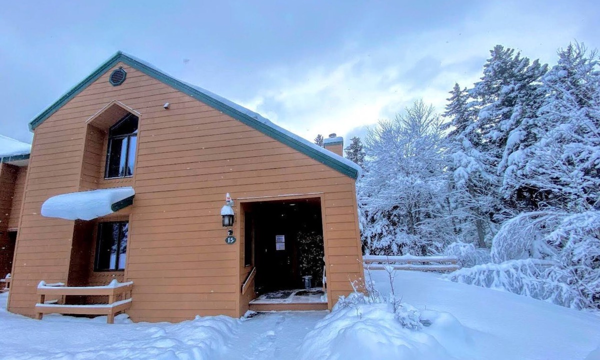 Carroll Cabin | Ski Cabin Rental Ideal for a Mount Washington Vacation