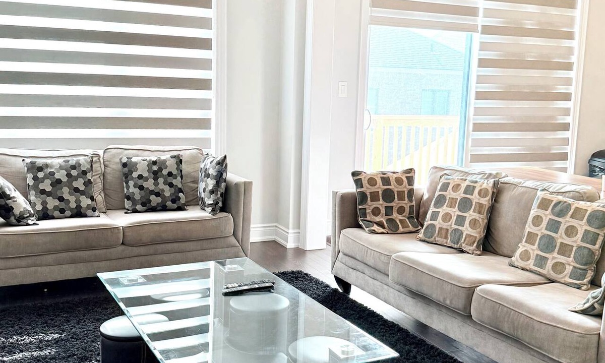 Springwater House | Sleeps 16 and more | Bedrooms with ensuite washrooms