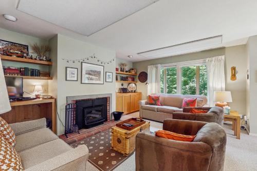 Warren Apartment | Snow Creek 57