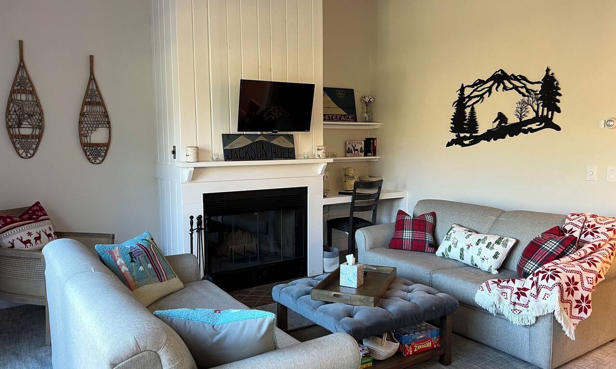 Hancock Condo | Snowdrop Lodge - Beautiful Condo on Jiminy Peak Grounds