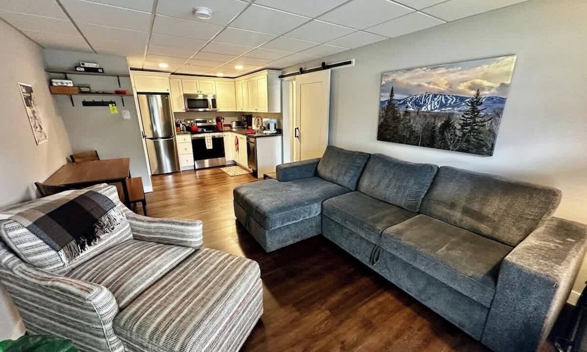 Carrabassett Valley Apartment | Snubbers Cozy Haven - ski in/ski out