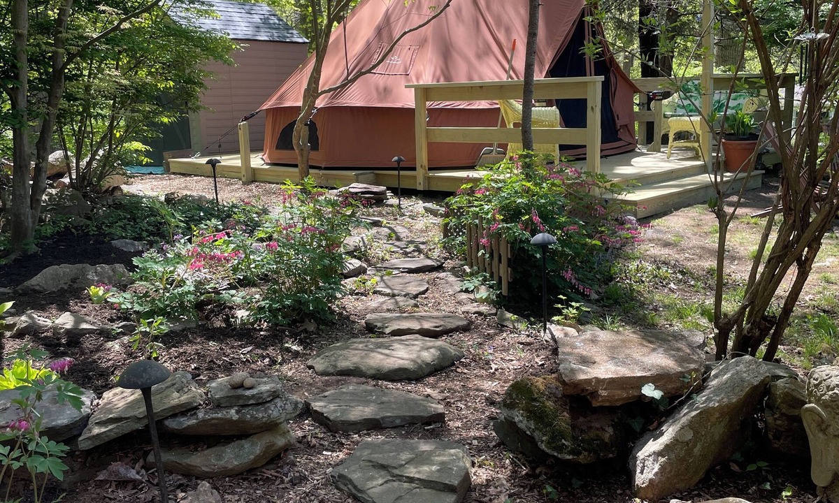 Southbury RV Rental | Soothing 1-bedroom campground in beautiful Southbury perfect for relaxing