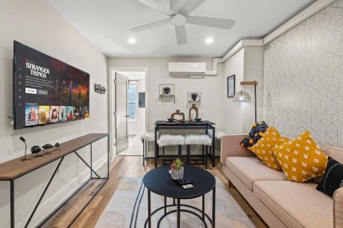 Passyunk Square Apartment | South Philly Extended Stay- Steps to Pats Steaks