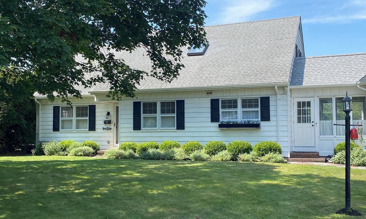 Village of Southampton House | Southampton Village South, less than a mile to the beach