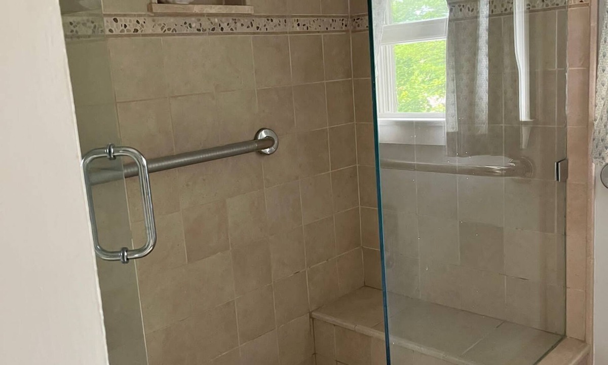 Southport House | Southport Charm! Steps away from town!