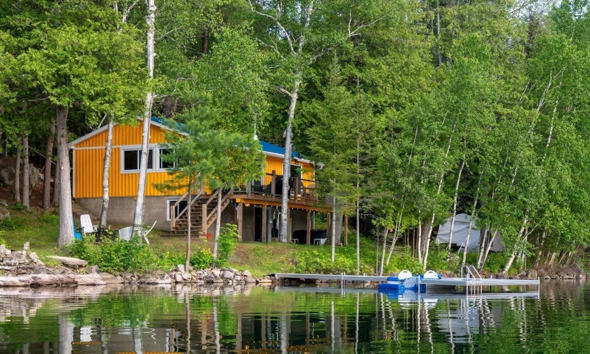 Blue Sea Ski Chalet | Spa by Lake Edja | Chalet Yellow Mellow