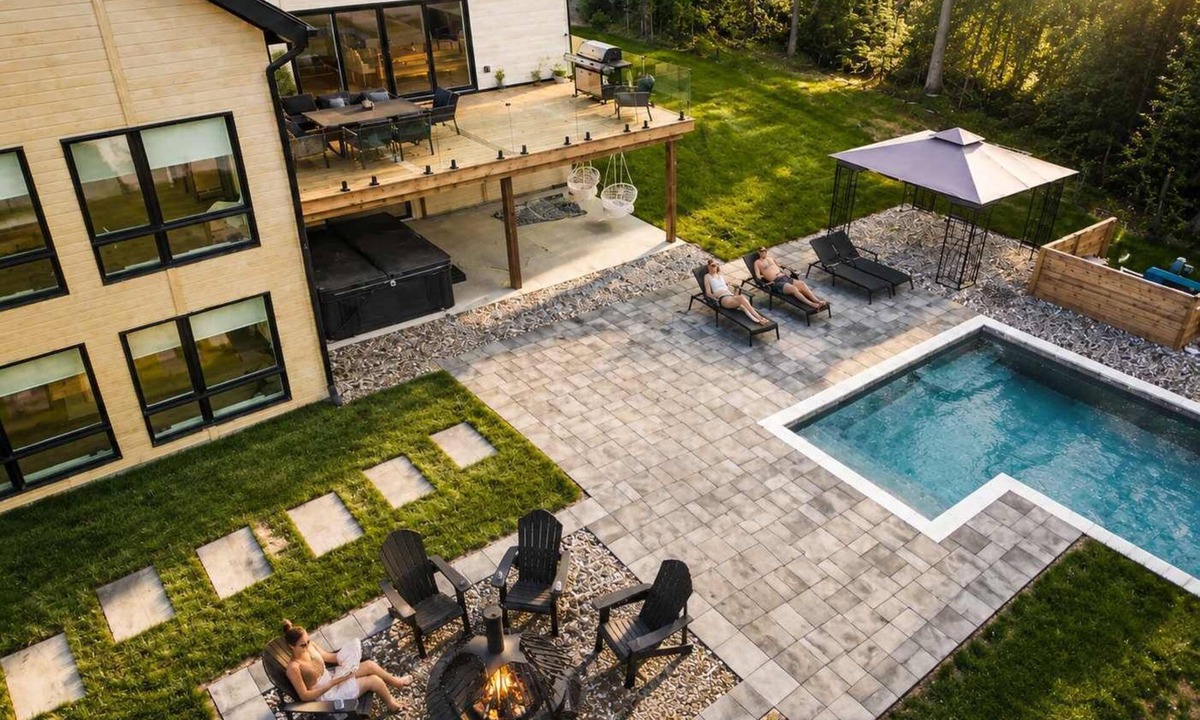 Argenteuil Regional County Municipality Ski Chalet | Spa, Pool & Sauna - Le Montagnard
