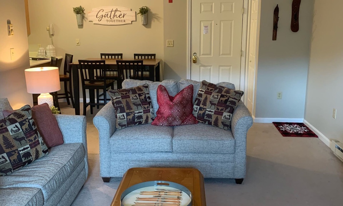 Lincoln Condo | Spacious 1 BR; views of Loon Mountain!