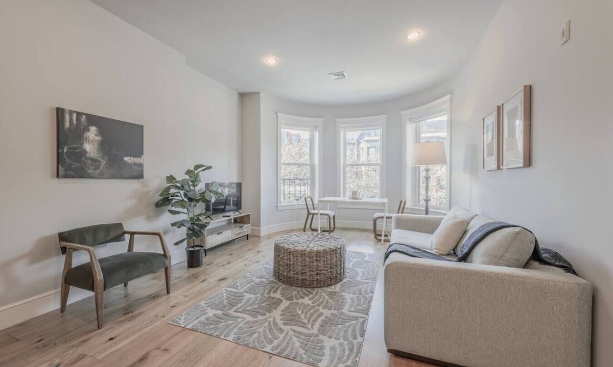 Back Bay Apartment | Spacious 1bed/1bath in Back Bay