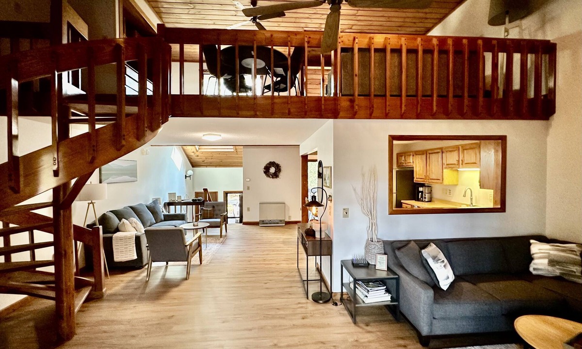 North Conway Condo | Spacious 3 bedroom Family Condo located 1 mile from downtown North Conway!